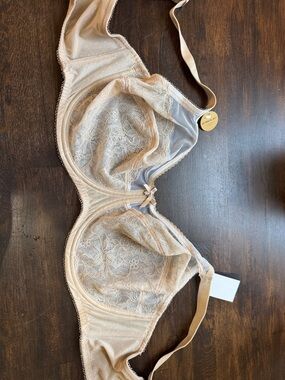 Wacoal Lace Underwire Bra in Light Nude